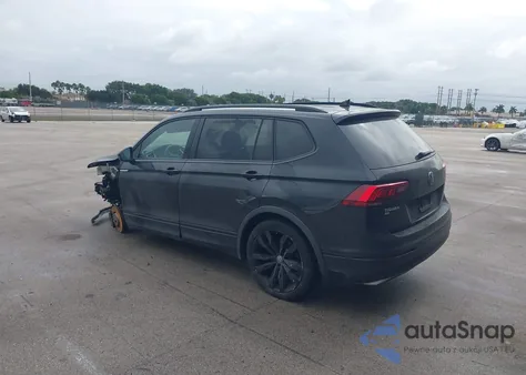 2021 Volkswagen Tiguan 2.0T Se/2.0T Se R-Line Black/2.0T Sel z USA, uszkodzony, nr VIN 3VV3B7AX3MM100450